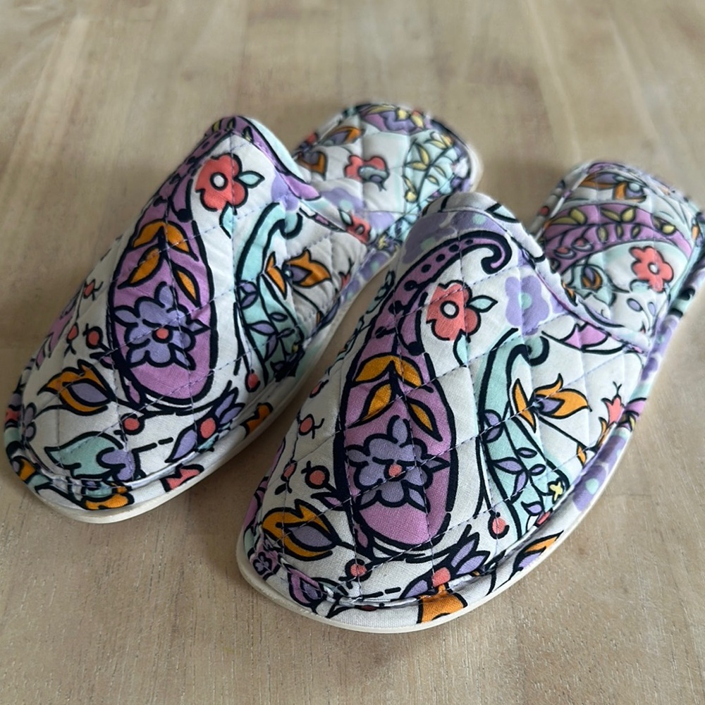 Vera Bradley Floral Paisley Slippers Size 5-6 NWT